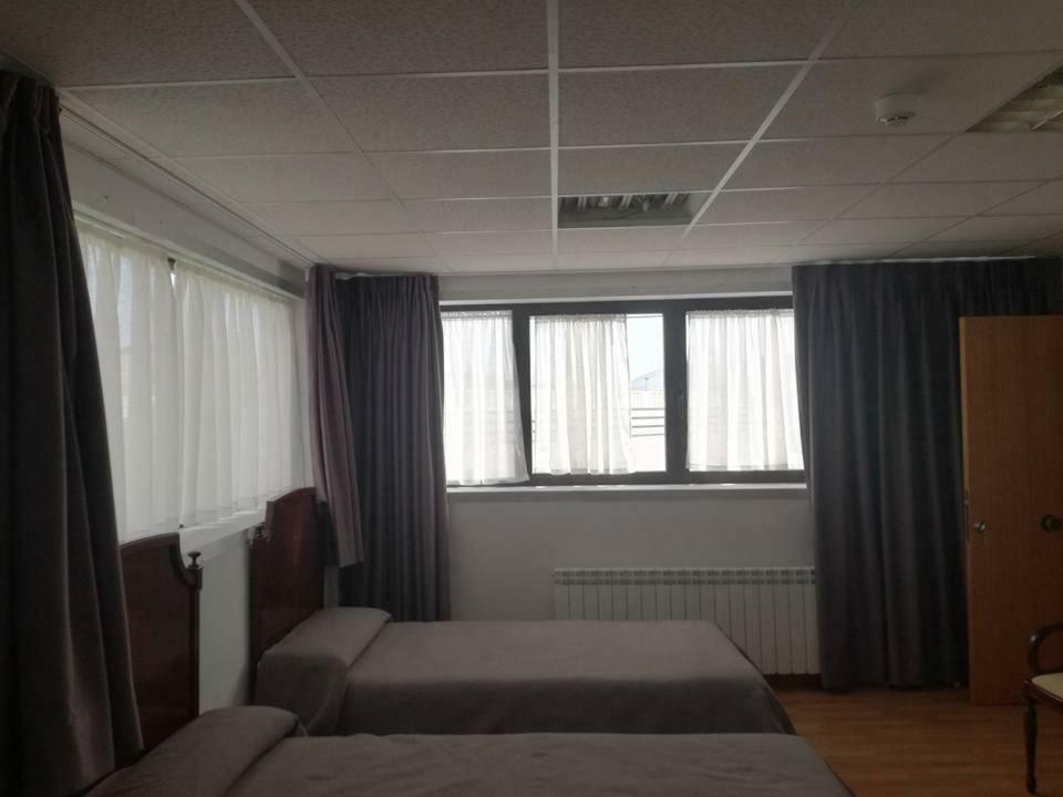 Pension La Espiga Памплона Экстерьер фото