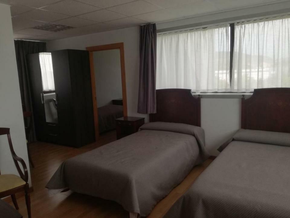 Pension La Espiga Памплона Экстерьер фото